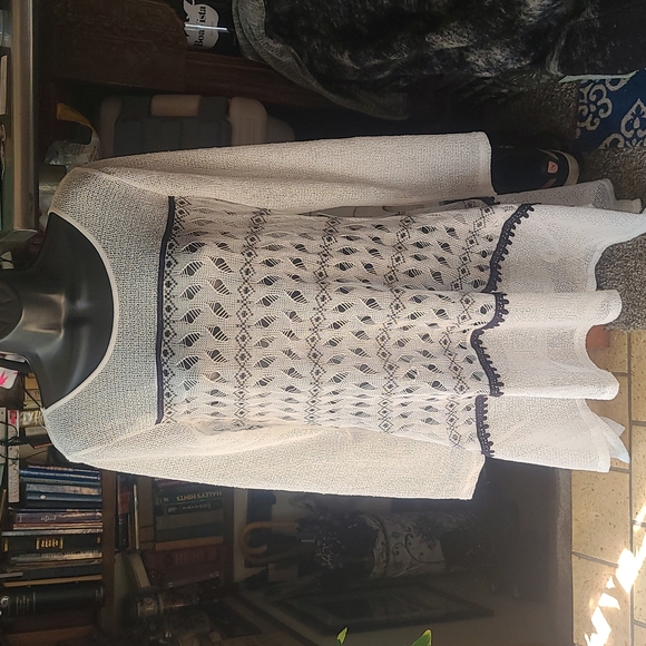 a'reve BEAUTIFUL NEW knit white & black detailed sheer tunic L - Picture 8 of 10